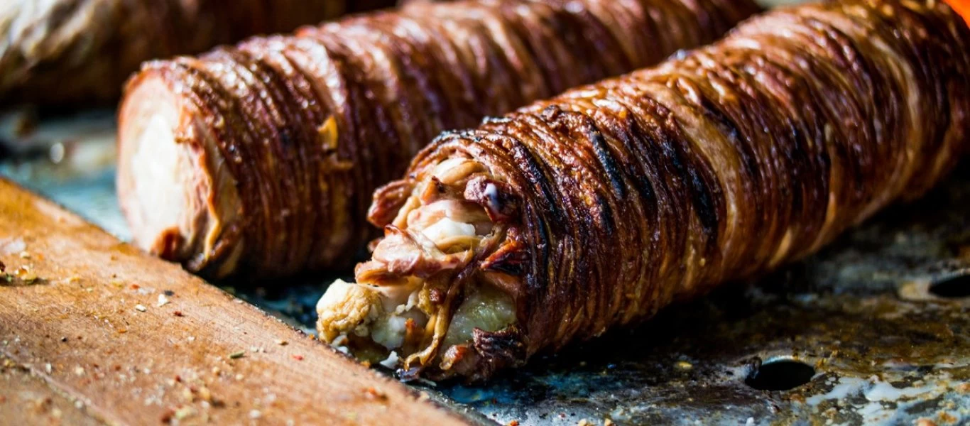 Κι όμως υπάρχει τρόπος: Τι να φάτε μετά το αρνί και το κοκορέτσι «για να μην πάρετε θερμίδες» (βίντεο)